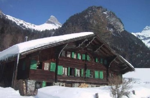 Les Plans-sur-Bex Ski Chalet | Historic chalet from 1714 in Plans-sur-Bex, Gryon-Villars-Les Diablerets