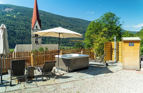 Colli In Pusteria Ski Chalet | Historic Chalet Neuhaus - with open air jacuzzi & infrared sauna!