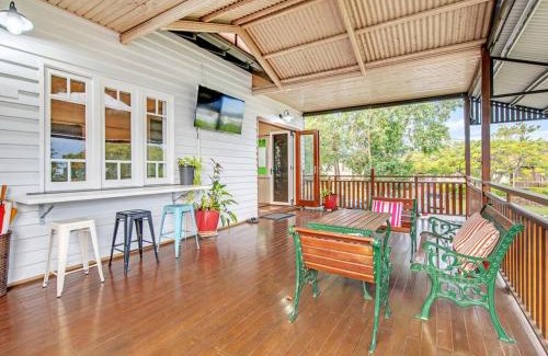 Sadliers Crossing House | Historic Character-filled Jade Cottage