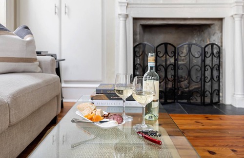 Harleston Village Apartment | Historic Charleston pied à terre walking distance to King Street