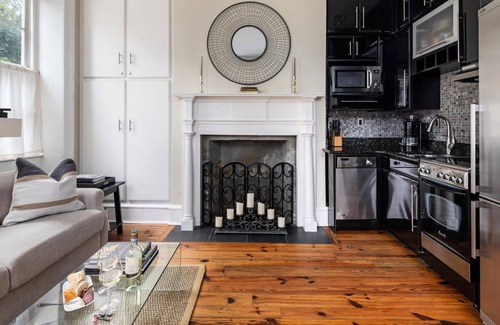 Harleston Village Apartment | Historic Charleston pied à terre walking distance to King Street
