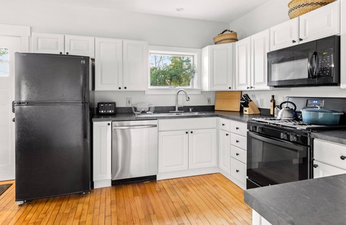 Stowe House | Historic charm and beautifully furnished!