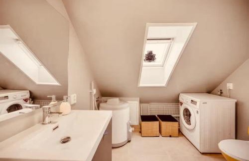 Engen Apartment | Historic Charm in Bergens Heart