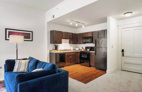 Downtown Louisville Apartment | Historic Charm, King Bed in Downtown Louisville