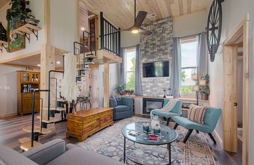 Paola Cottage | Historic Charm Meets Modern Comfort on the Kansas Prairie