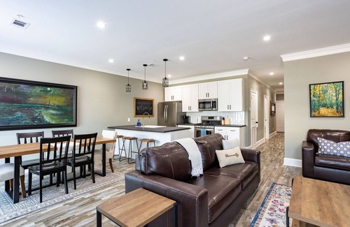 Batesville Apartment | Historic charm Modern Luxury