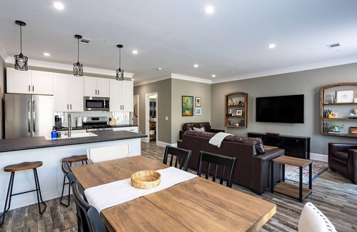Batesville Apartment | Historic charm Modern Luxury