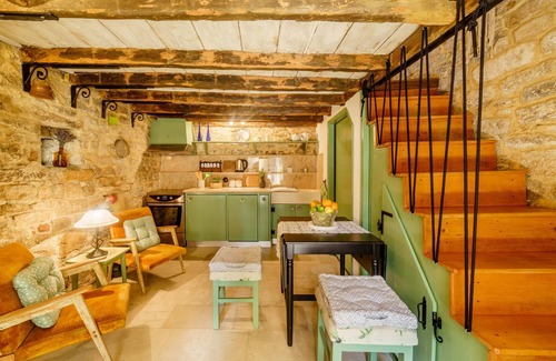 Kastel Sucurac House | Historic & Charming Stone house Kala by the sea