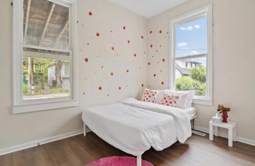 Herron Morton House | Historic Charming 2Story 10BR House - Sleep 20