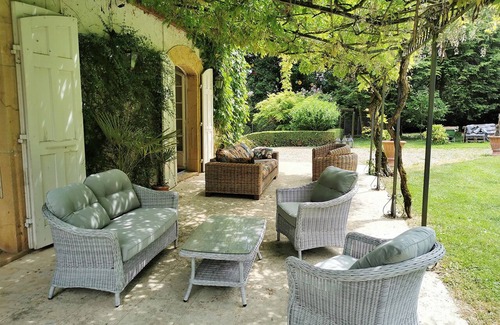 Cressier House | Historic Chateau Provides a Beautiful Wedding Venue in the Swiss Countryside