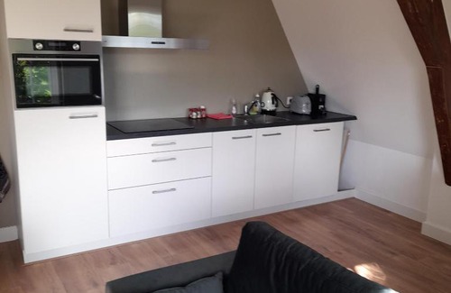 Gouda Apartment | historic city apartment with private parking