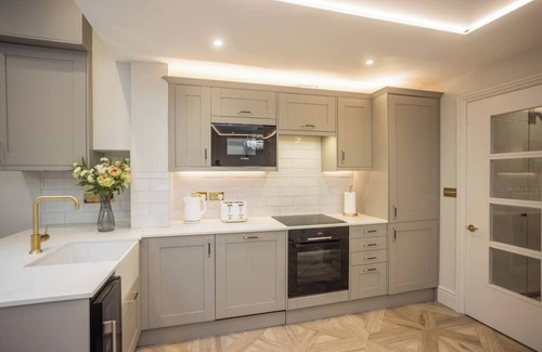 Chester Apartment | Historic City Centre Townhouse