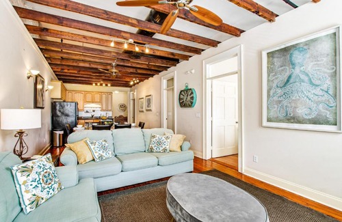 Historic District - North House | Historic City Market Loft Off Broughton