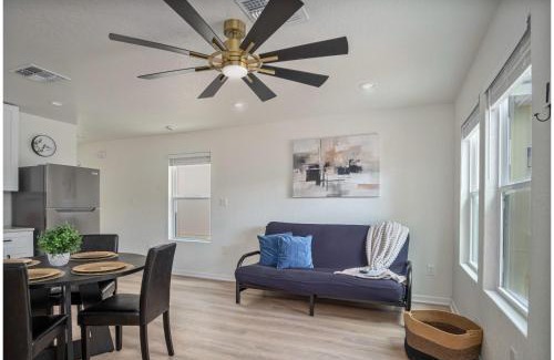 Nevada Street House | Historic Comfort 2BR1BA Guesthouse Near Riverwalk