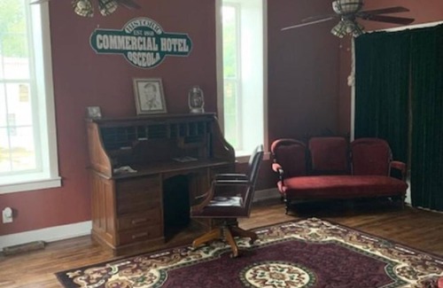 Osceola Hotel | Historic Commercial Hotel(Est.1868) "Dam Room"