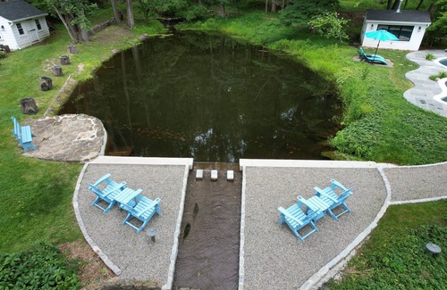 Mendham House | Historic Cottage with Private Pond & Pool on 5 Acres