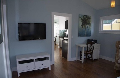 Laguna Beach Cottage | Historic Cottage 2 blocks to Beach & Town