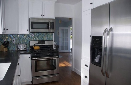 Laguna Beach Cottage | Historic Cottage 2 blocks to Beach & Town