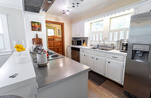 Aiken Cottage | Historic Cottage - At Hopelands Gardens close to Hitchcock Woods (Remodeled)