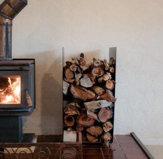 Nangkita House | Historic Cottage with private Hiking trails & private waterfront