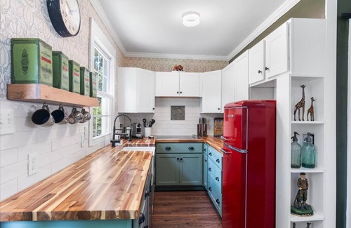 Mobile Cottage | Historic Cottage close to downtown Mobile