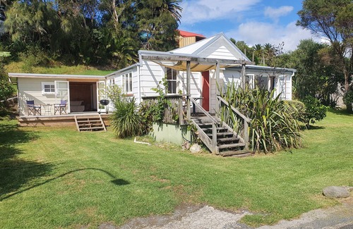 Rawene Cottage | Historic Cottage in the Heart of Rawene