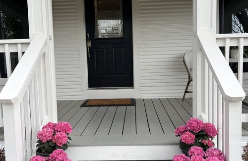 Georgetown House | Historic Cottage in Old Town-The Pearl