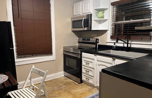 Wilmington Cottage | Historic Cottage in Charming Downtown Neighborhood