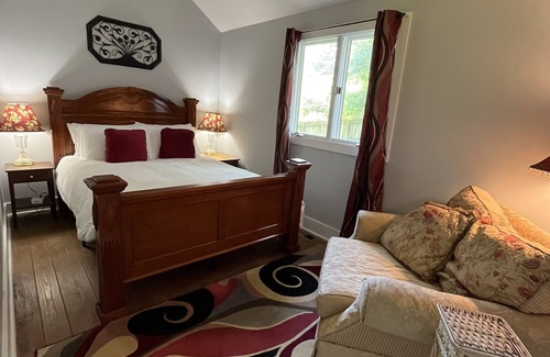 Zionsville Cottage | Historic Cottage in the Village of Zionsville
