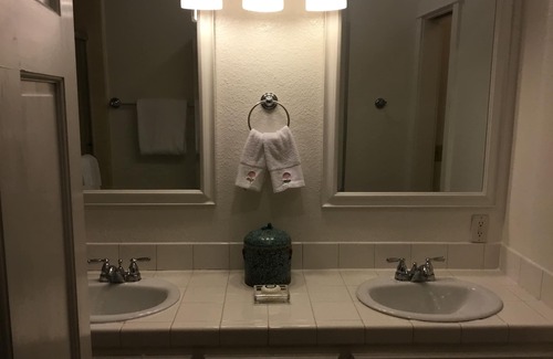 Green Valley Cottage | Historic Cottage in Wine Country