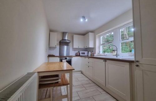 Luss Apartment | Historic cottage next to loch lomond Luss