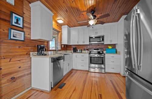 Nags Head Cottage | Historic Cottage + Oceanside + Nags Head NC + Ridge Retreat II