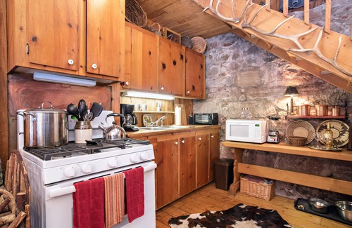 Redstone House | Historic Cottage on Private Estate with Swimming Pool & Tennis Court on Site!
