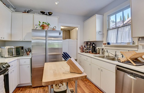 Summerville House | Historic Cottage on The Hill