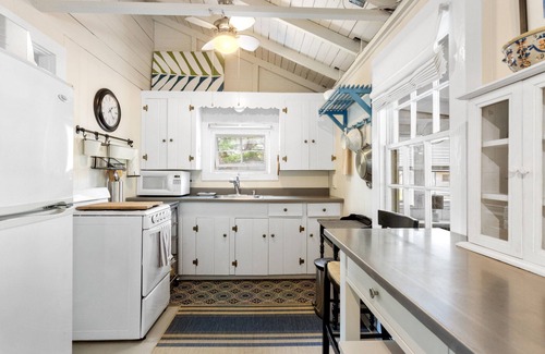 West Chatham Cottage | Historic Cottage on White Pond, near Downtown Chatham and beaches