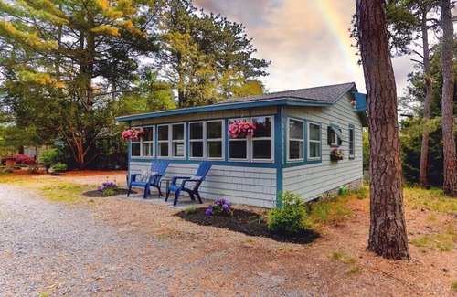 West Chatham Cottage | Historic Cottage on White Pond, near Downtown Chatham and beaches
