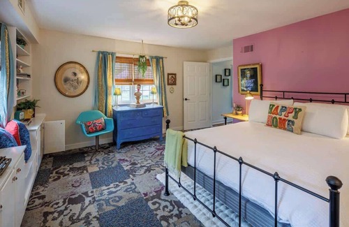 Boonsboro House | Historic Cottage Retreat-IG Cowboy Pool-Hot Tub