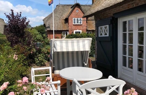 Oldsum House | Historic cottage under thatched