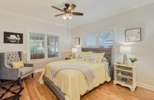 East Lake Morton House | Historic Cottage Walking Distance to FSC & Downtown Lakeland