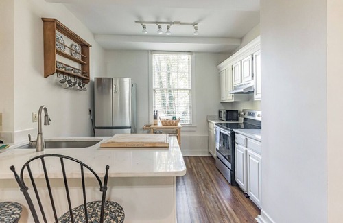 Glenview House | Historic Cottage with modern amenities