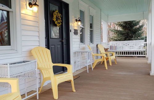 Vermilion House | Historic country lodge with hot tub. Mins from downtown Vermilion.