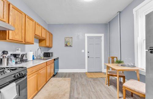 University Circle Apartment | Historic Cozy Haven in Little Italy