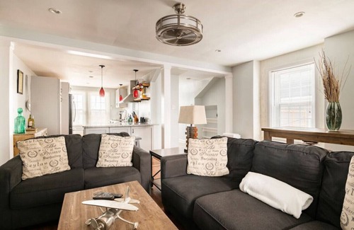 Hagerstown Condo | Historic & Cozy ~ Near Antietam Battle & WhiteTail