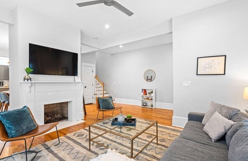 Oakland House | Historic Craftsman Walking Distance Best of ATL