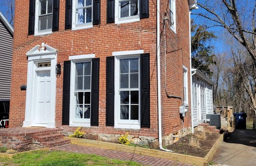 North East House | Historic Creekside Home - 2br 2.5ba - Downtown North East