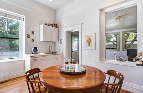 Sonoma House | Historic Cuneo Cottage Downtown Sonoma