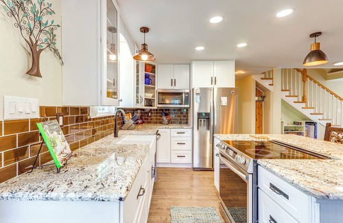 Dahlonega House | Historic Dahlonega Home w/Hot Tub & Porch!