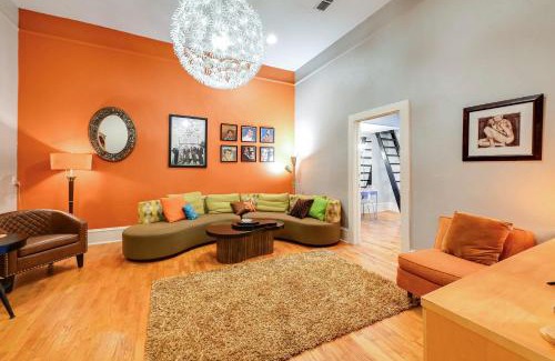 Decatur Apartment | Historic Decatur Apt with City Square Views