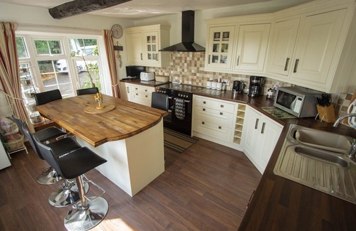 Severn Stoke Cottage | Historic detached cottage, on the banks of the River Severn Nr Upton & Malvern