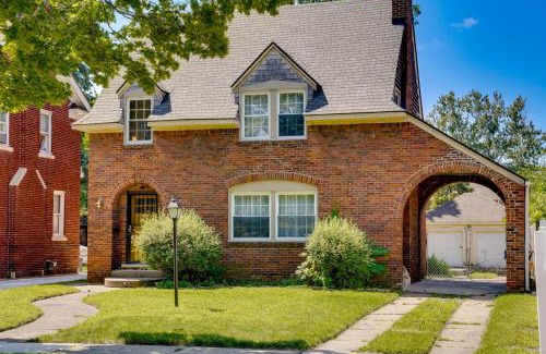 Jefferson Chalmers House | Historic Detroit Bungalow Pet and Family Friendly